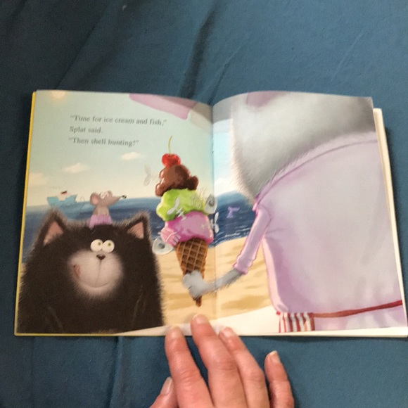 “Splat the Cat” a whale of a Tale - Picture 10 of 10